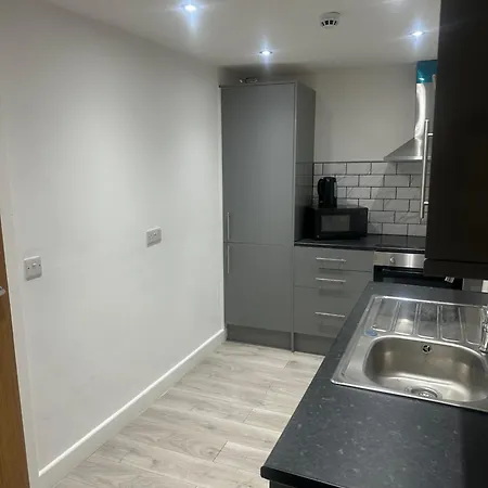 Modern Centre 1 Bed F4-ng * Bradford (West Yorkshire)